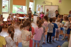 Żabki żegnają Pszczółki